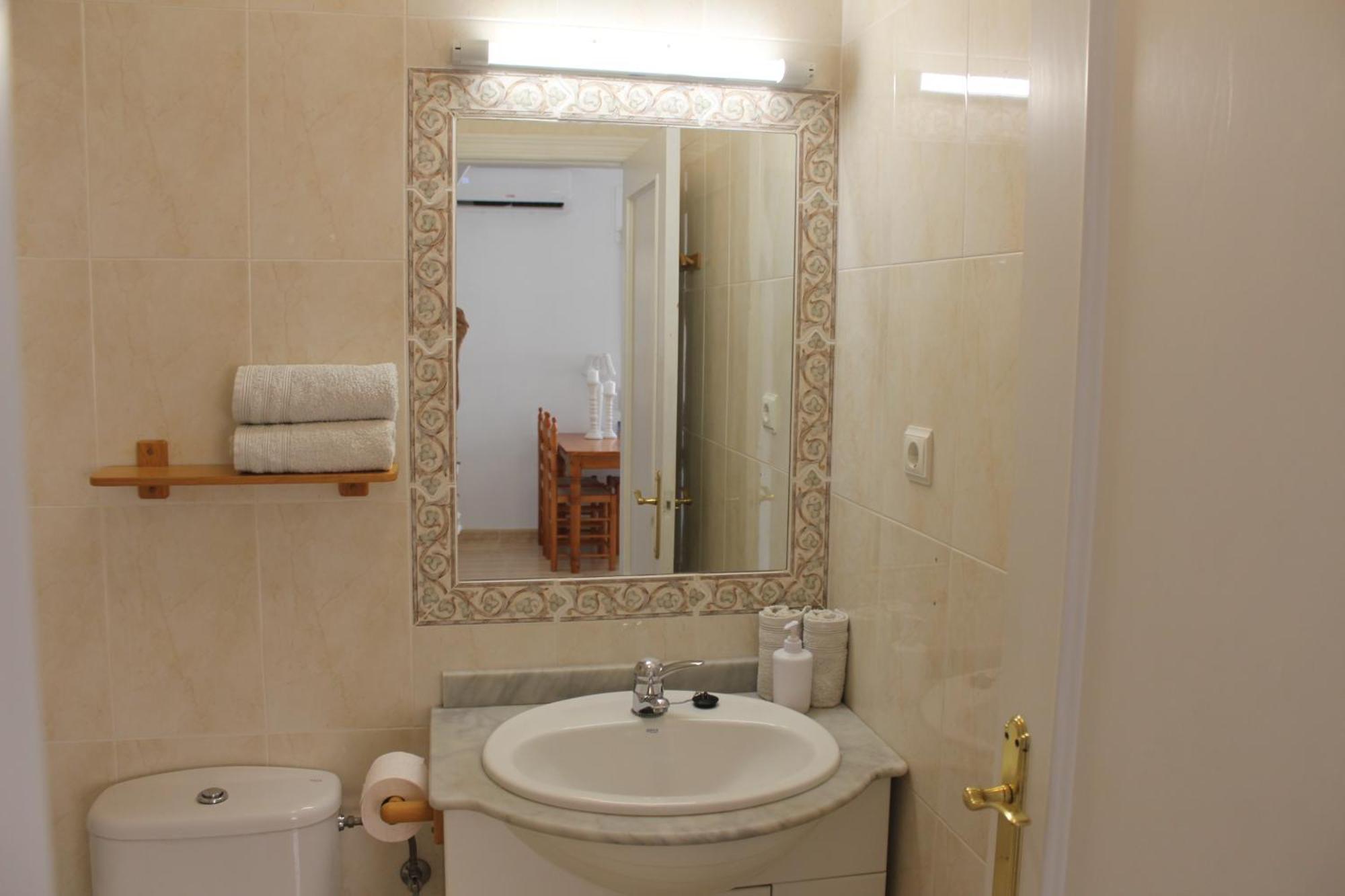 אוריהואלה Bungalow With 2 Bedrooms And Roof Terrace In The Center Of La Zenia. Free Wifi. מראה חיצוני תמונה