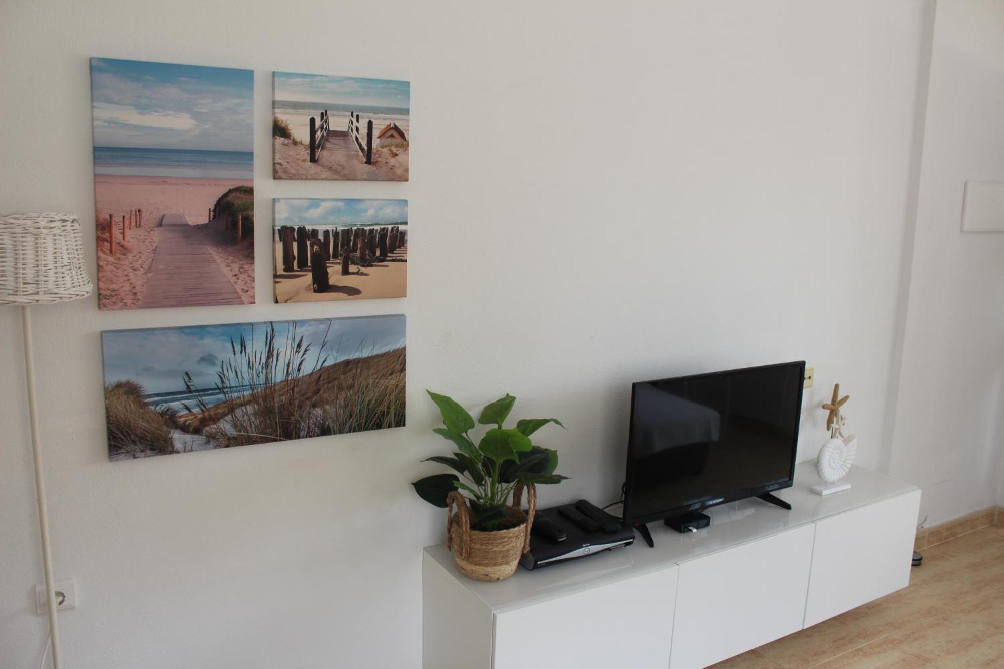 אוריהואלה Bungalow With 2 Bedrooms And Roof Terrace In The Center Of La Zenia. Free Wifi. מראה חיצוני תמונה